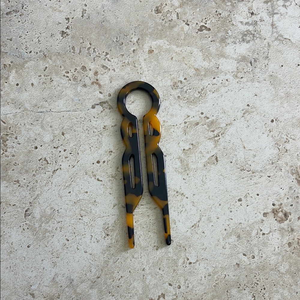 Tortoise Shell Collar Stays